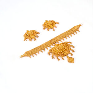 Stylish Belt Choker with matching earrings